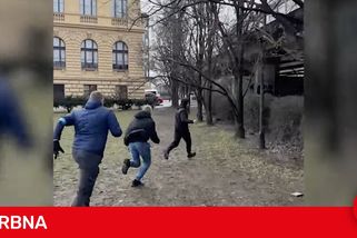 Cizinci za bílého dne přepadli pražskou důchodkyni, sledovali ji až domů